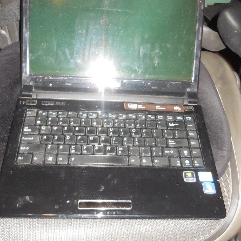 ASUS 14" laptop Core Duo 4GB RAM 120GB HDD Webcam